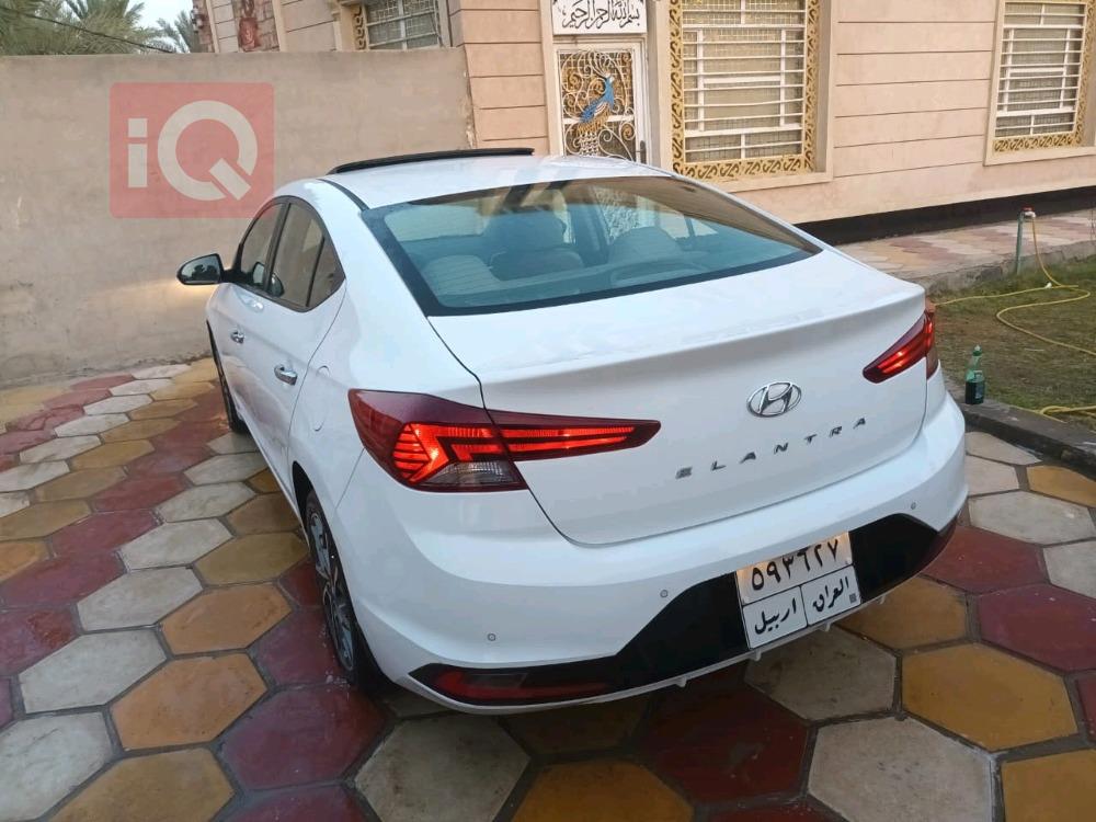 هیوندای ئەلەنترا